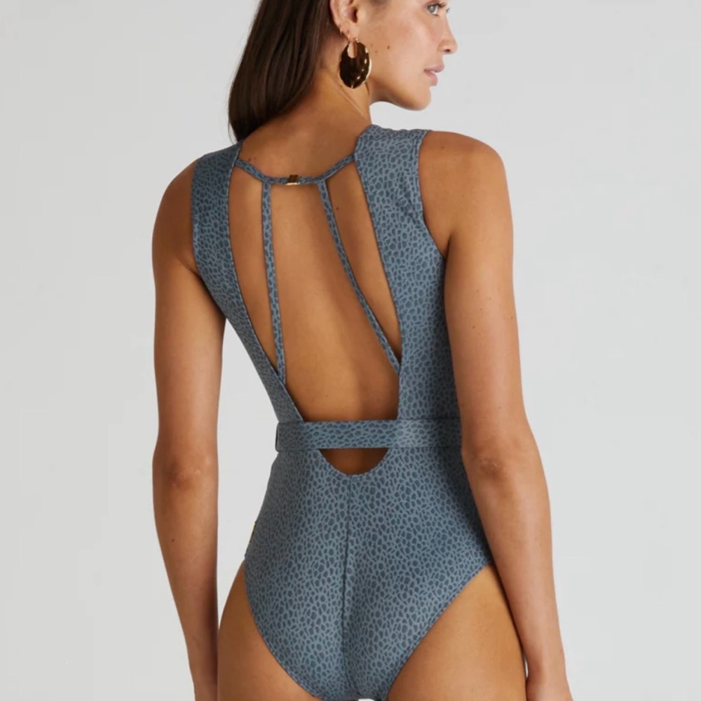 Aqua Blu Brianna One Piece Swimsuit - Picture 4 of 4